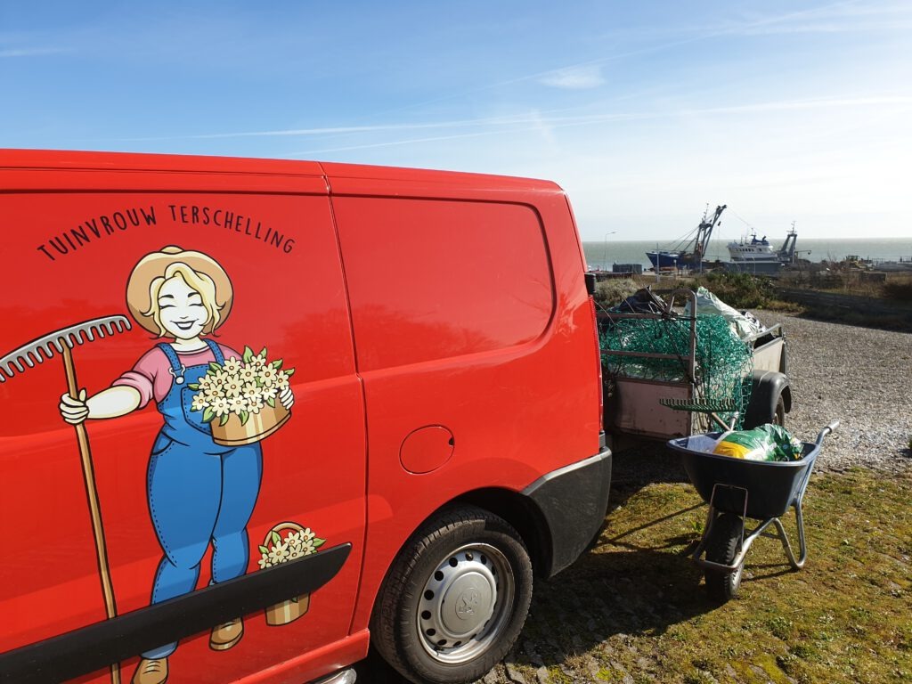 Tuinvrouw Terschelling voor een natuurlijk groene tuin